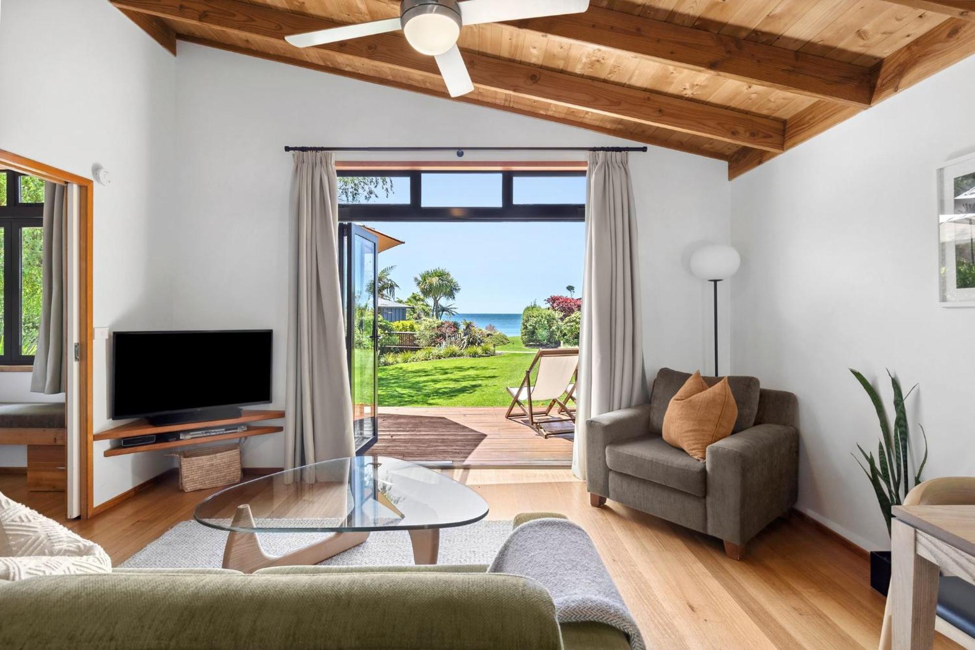 Adrift In Golden Bay- Absolute Beachfront Villas (Adults Only) Collingwood Εξωτερικό φωτογραφία