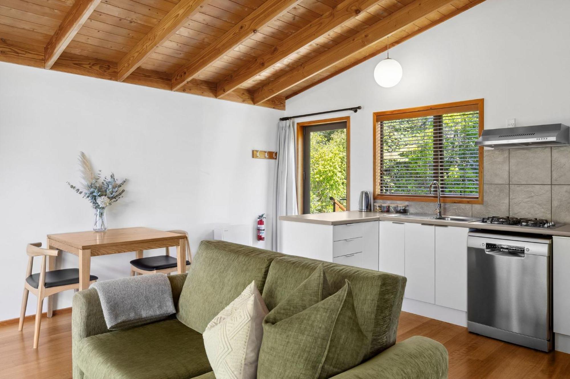 Adrift In Golden Bay- Absolute Beachfront Villas (Adults Only) Collingwood Εξωτερικό φωτογραφία