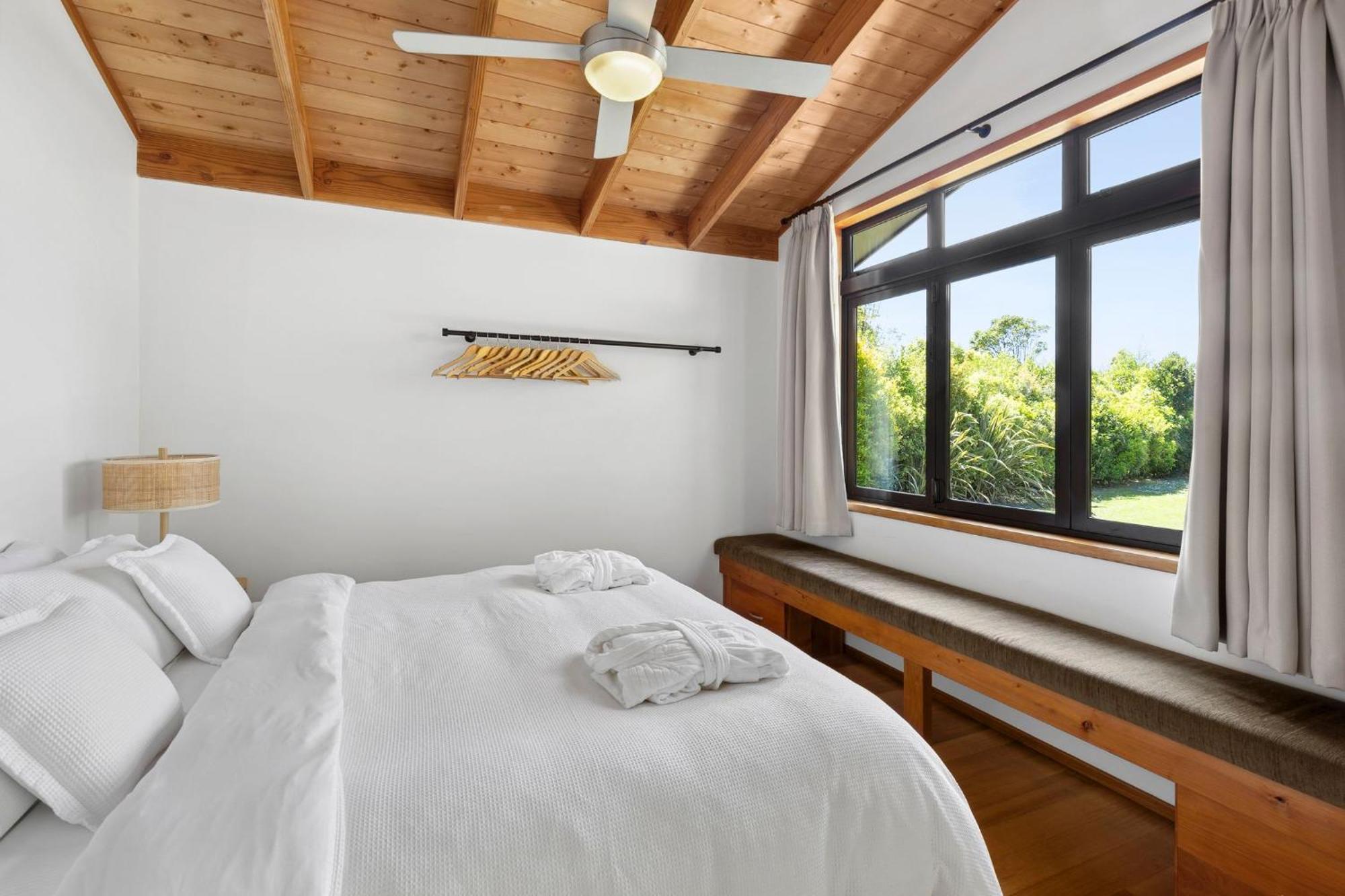 Adrift In Golden Bay- Absolute Beachfront Villas (Adults Only) Collingwood Εξωτερικό φωτογραφία